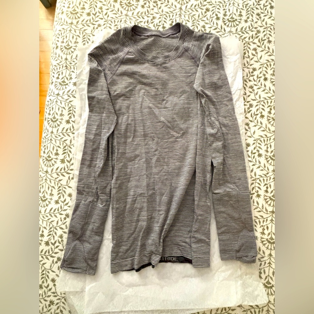 Lululemon swiftly sz 4